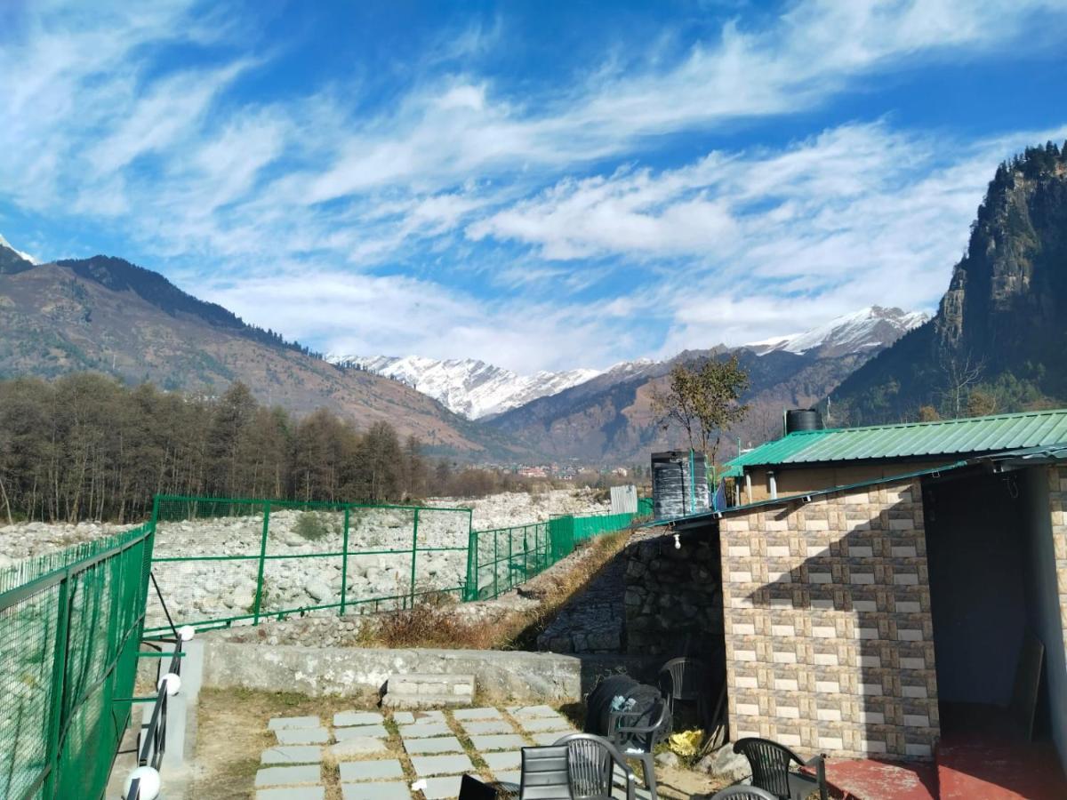 Flora Hills View Hotel Manāli Exterior foto